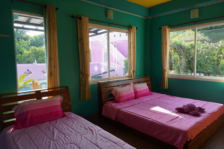 Room 7 of 32