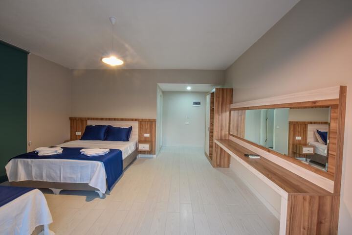 Room 6 of 24
