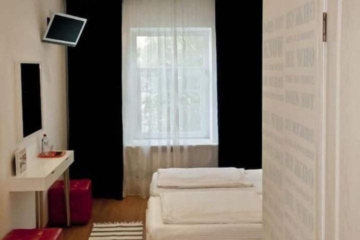 Room 18 of 69