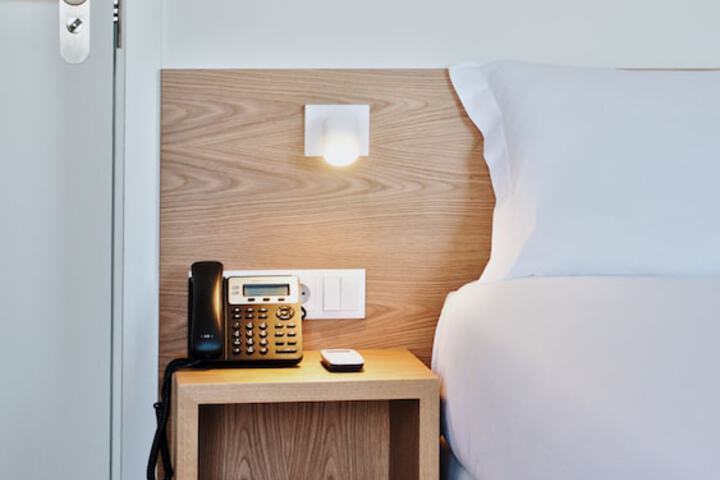 Room 14 of 93