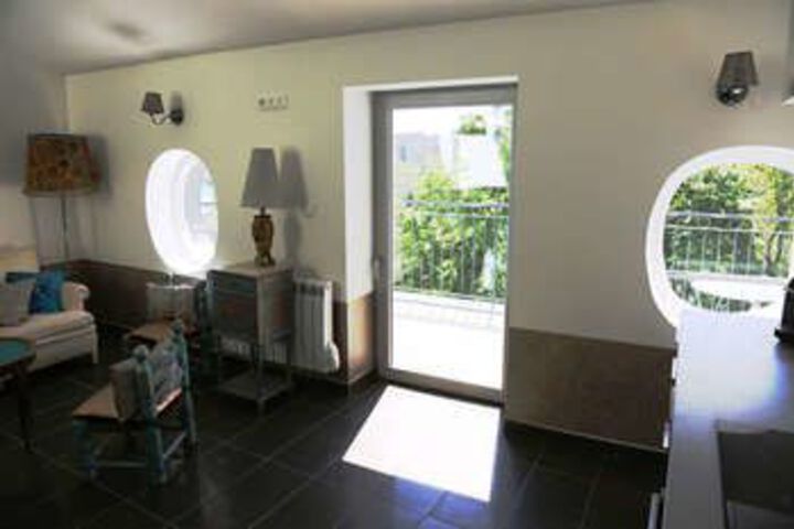 Room 52 of 73