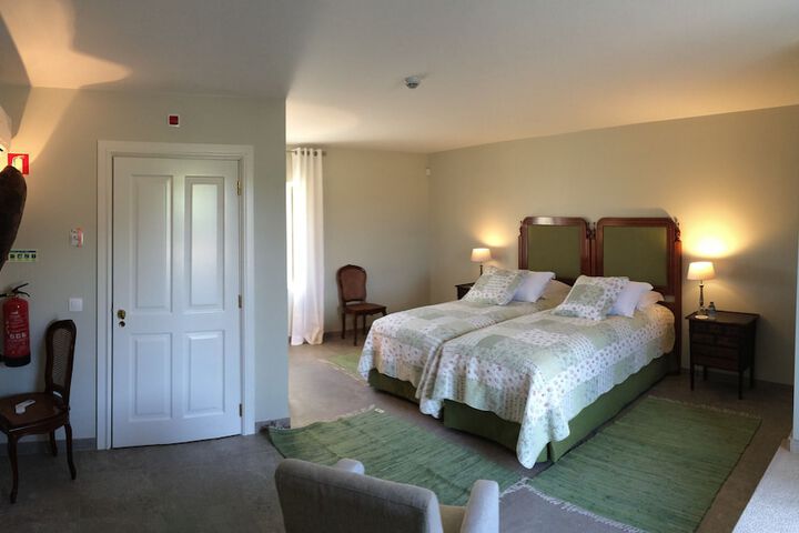 Room 8 of 34