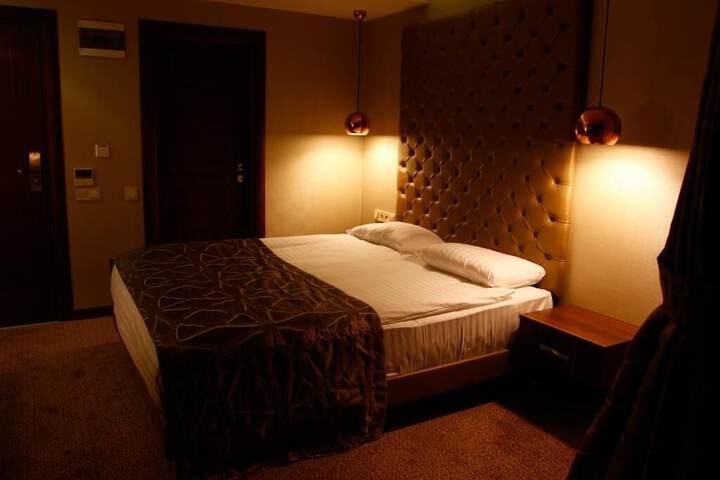Room 21 of 48