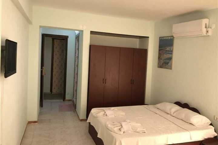 Room 2 of 2