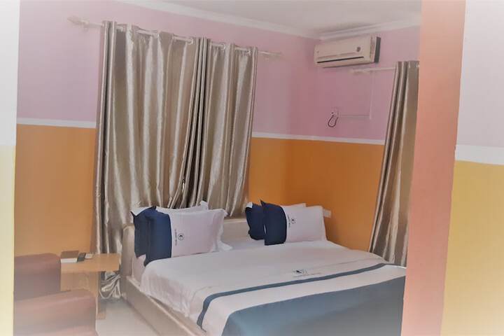 Room 14 of 20