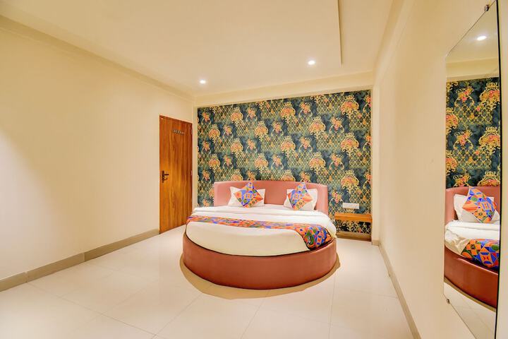 Room 7 of 25