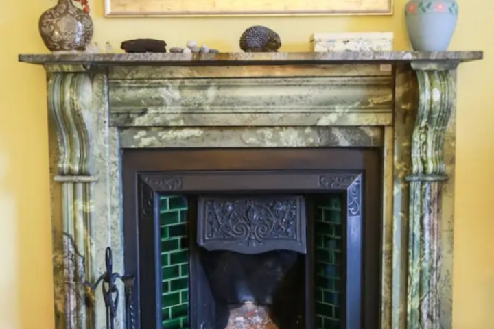 Room 4 of 14