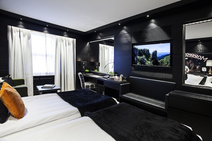 Room 5 of 50
