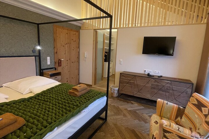 Room 57 of 221