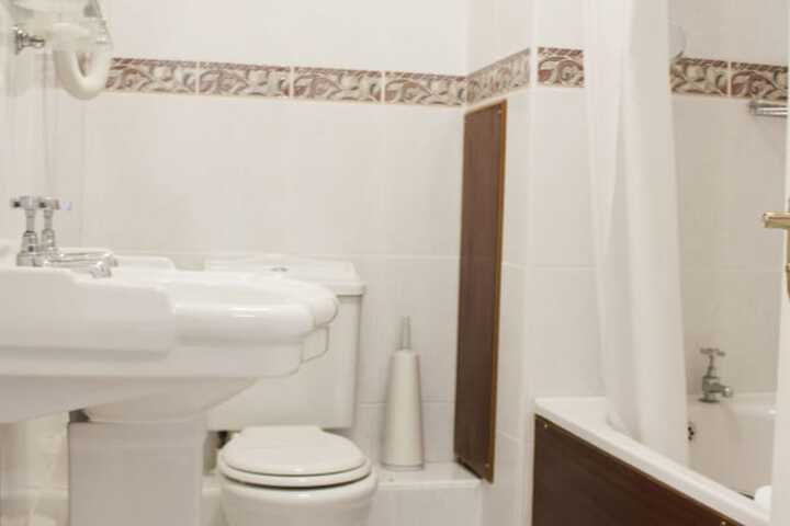 Room 15 of 28