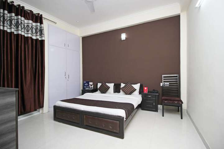Room 7 of 18