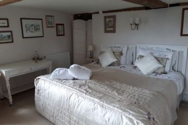 Room 7 of 16