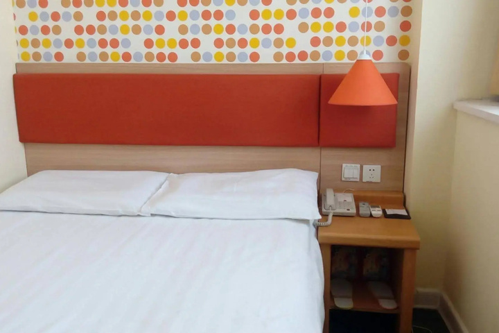 Room 3 of 12