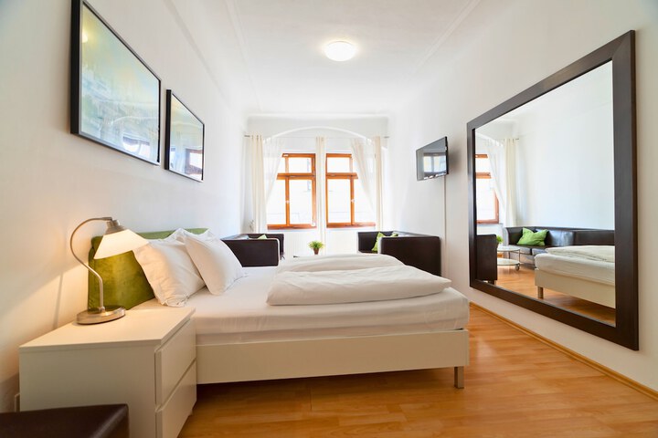 Room 3 of 25