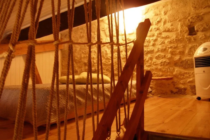 Room 2 of 16