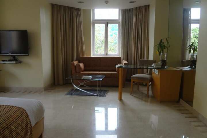 Room 21 of 36