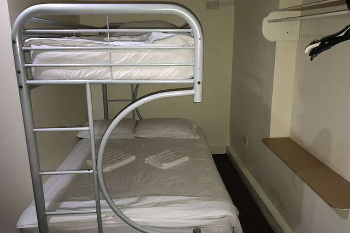 Room 4 of 37