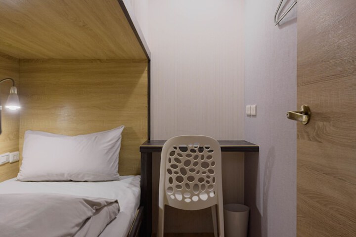 Room 13 of 40