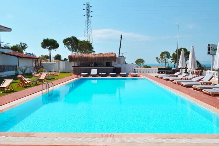 Pool 54 of 68