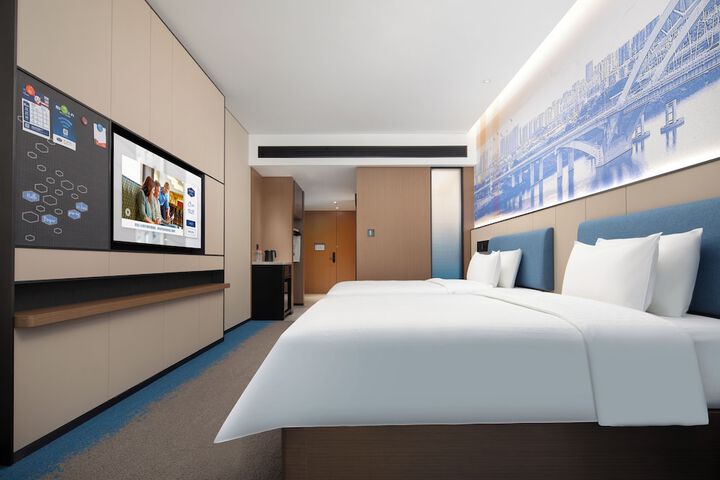 Room 4 of 11