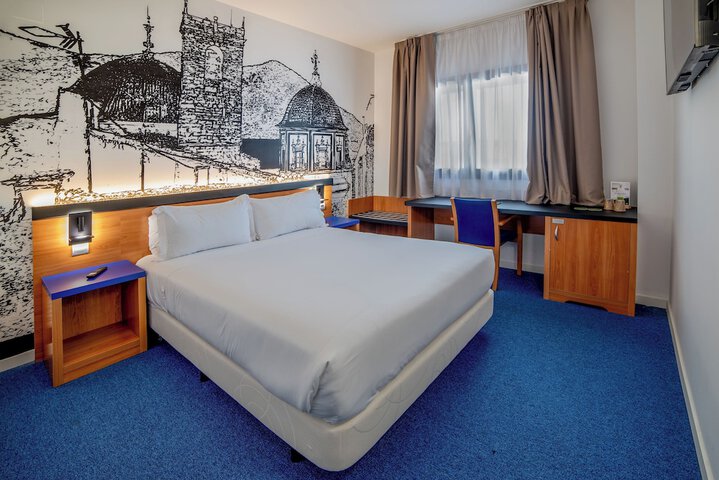Room 5 of 34