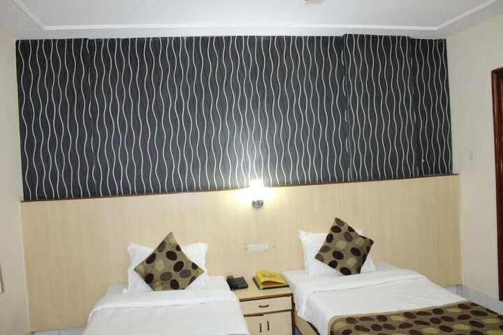 Room 4 of 11