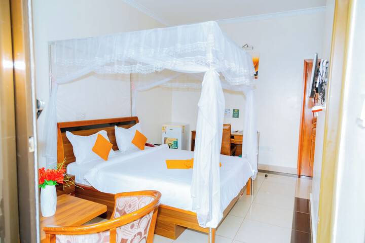 Room 26 of 103