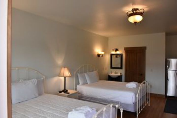 Room 11 of 34