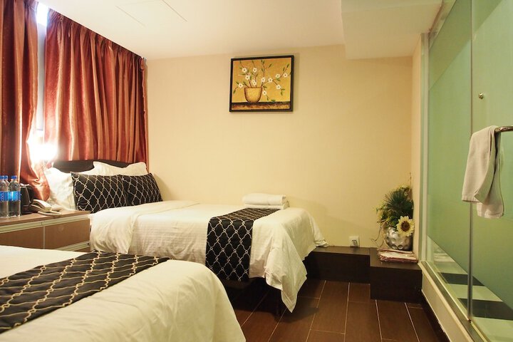 Room 16 of 73