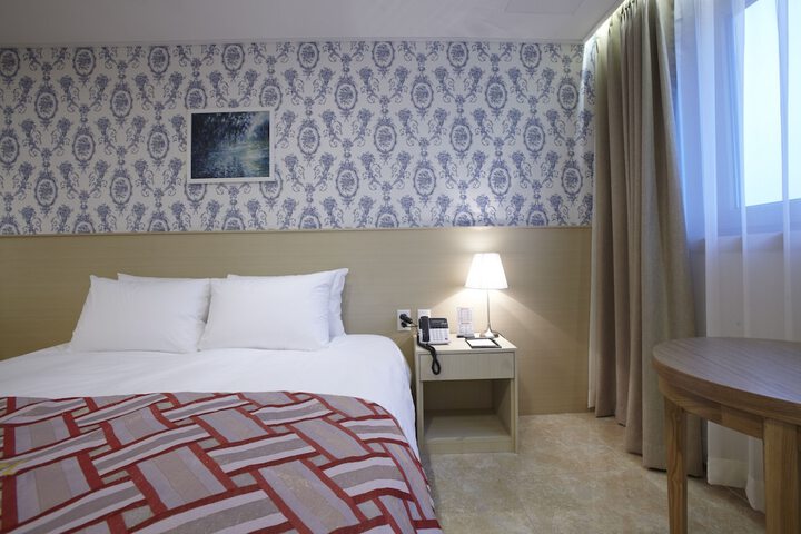 Room 19 of 78