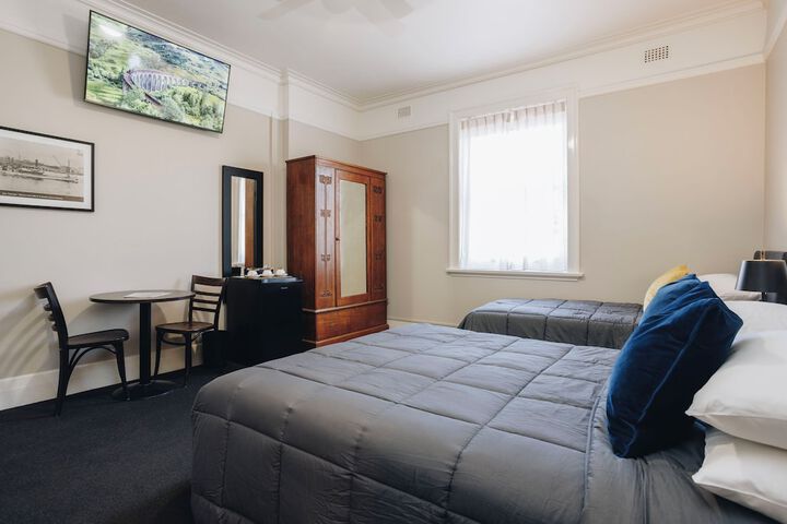 Room 27 of 42