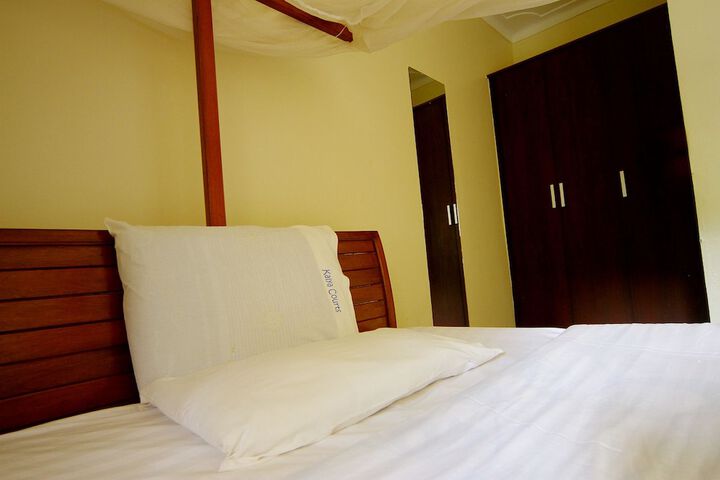 Room 8 of 86