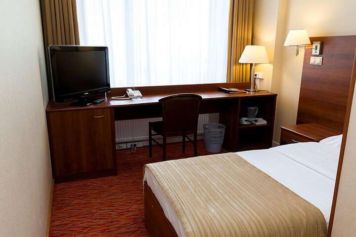 Room 27 of 115
