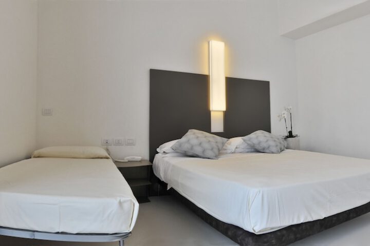 Room 14 of 85