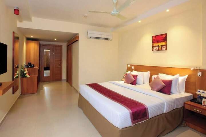 Room 7 of 18