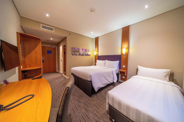 Room 10 of 42