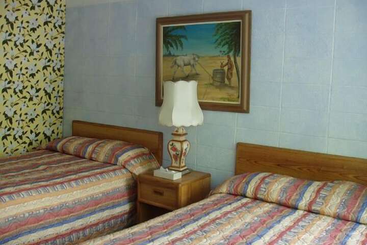 Room 7 of 32