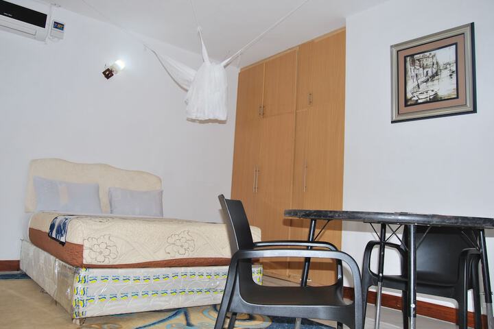 Room 7 of 86