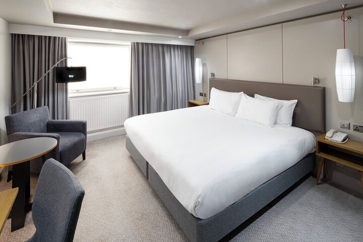 Room 21 of 120