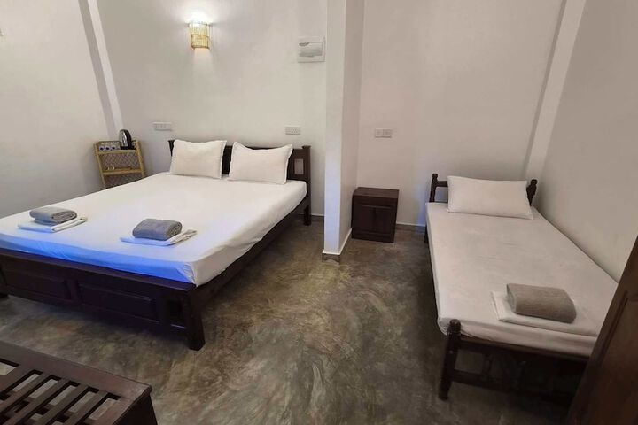 Room 32 of 72