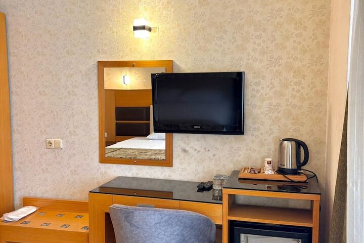 Room 5 of 26