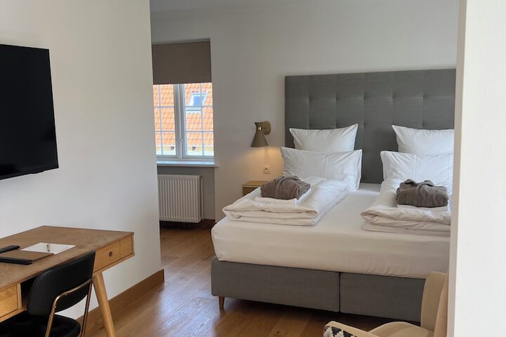 Room 16 of 73