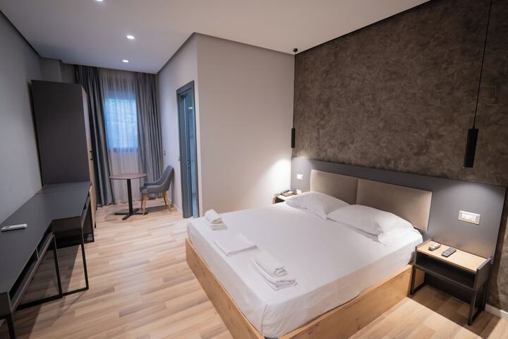 Room 20 of 32