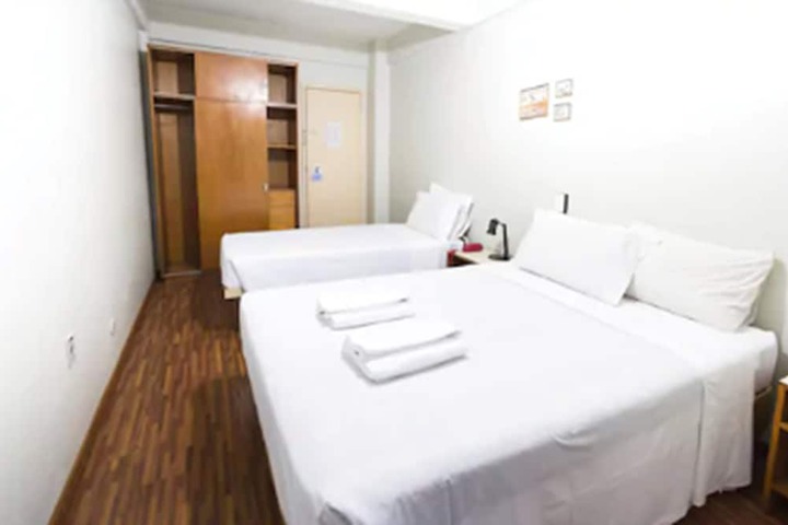 Room 16 of 39