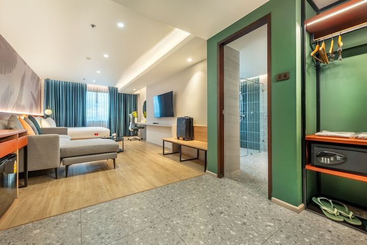 Room 22 of 47