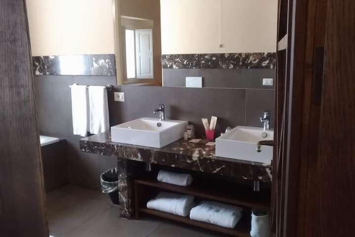 Room 15 of 54