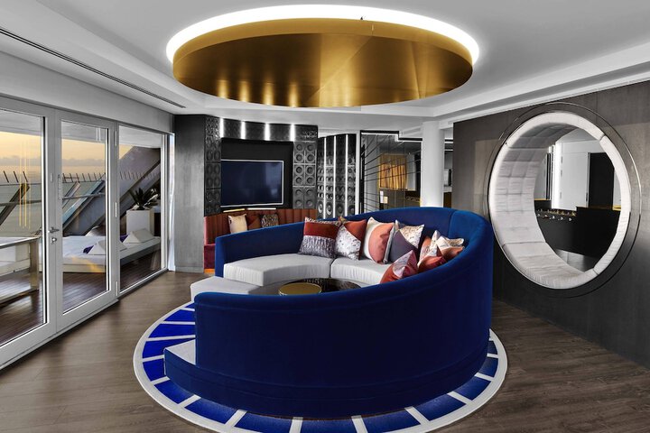 Room 2 of 246