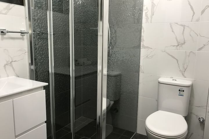 Room 12 of 33