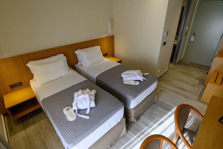 Room 13 of 45