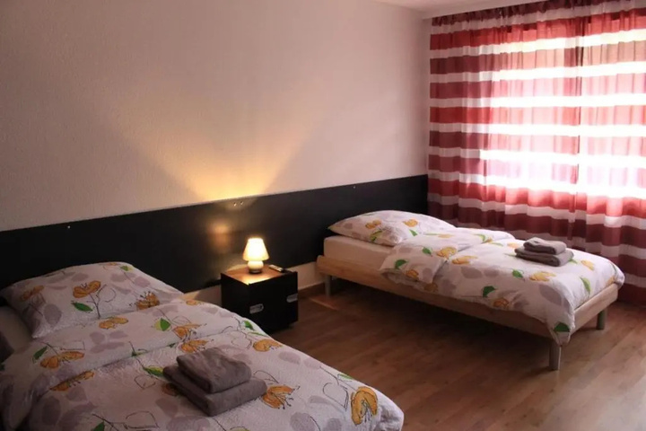 Room 5 of 15